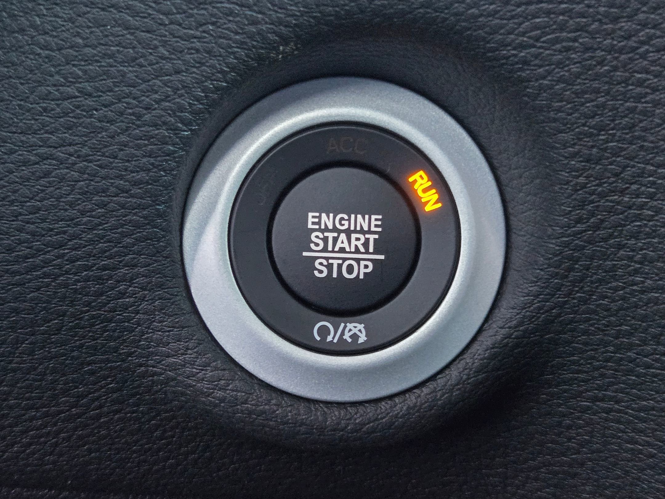 New 2026 Chrysler Pacifica Limited w/ Uconnect Theater Family Group image 13