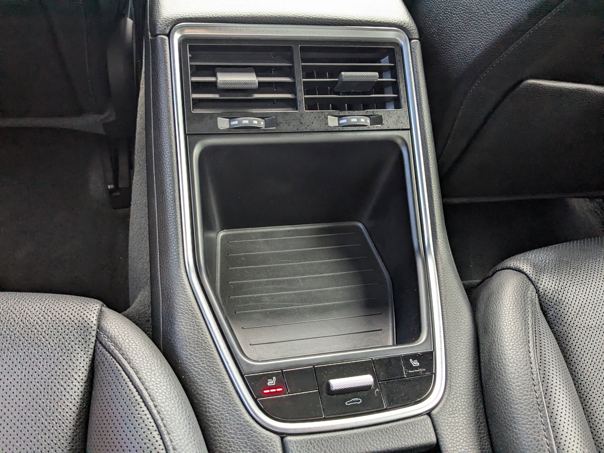 Used 2018 Porsche Panamera 4S w/ Premium Package Plus image 16