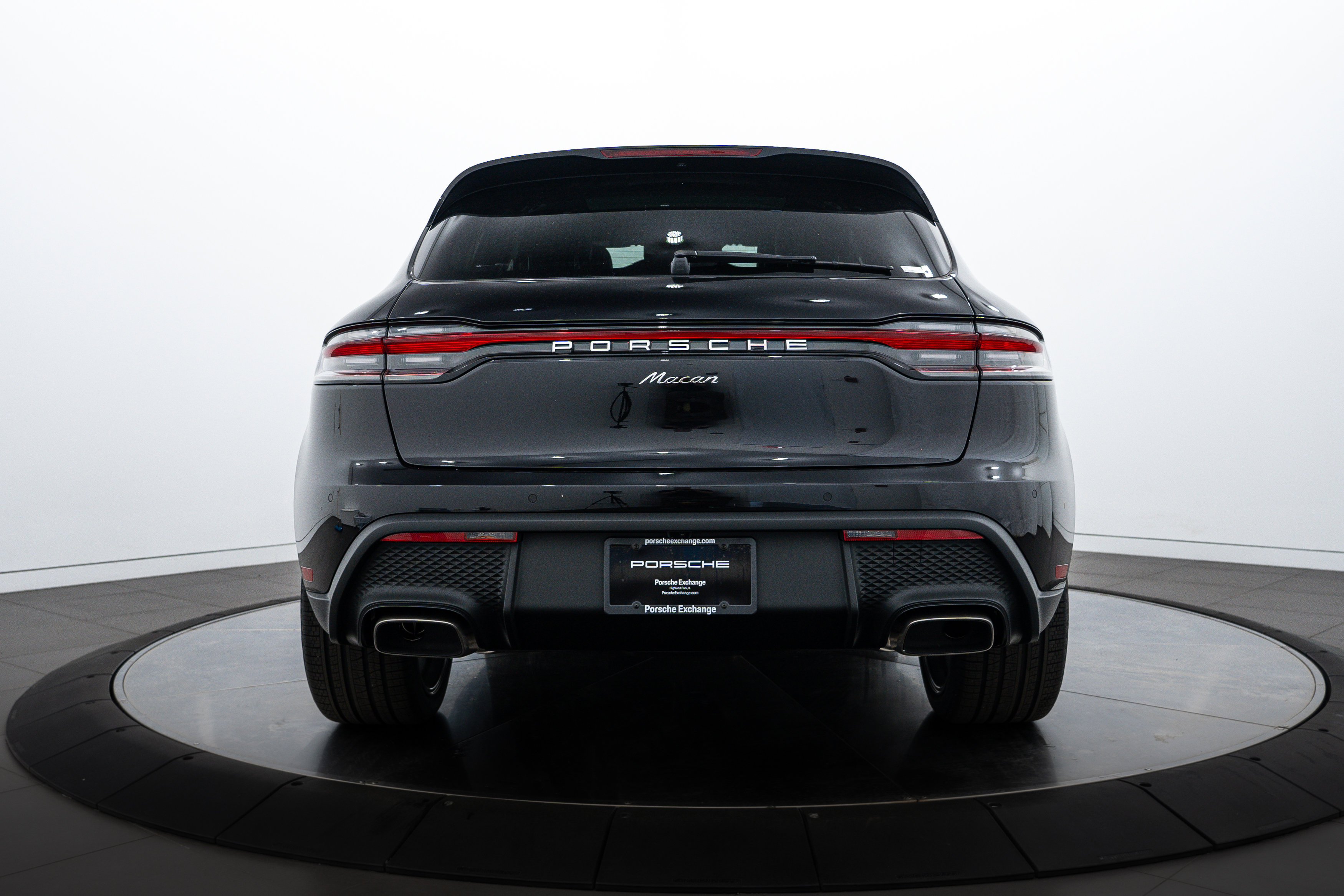 New 2025 Porsche Macan image 6