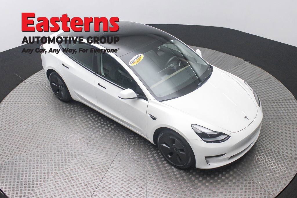 Used 2023 Tesla Model 3 Standard Range image 3