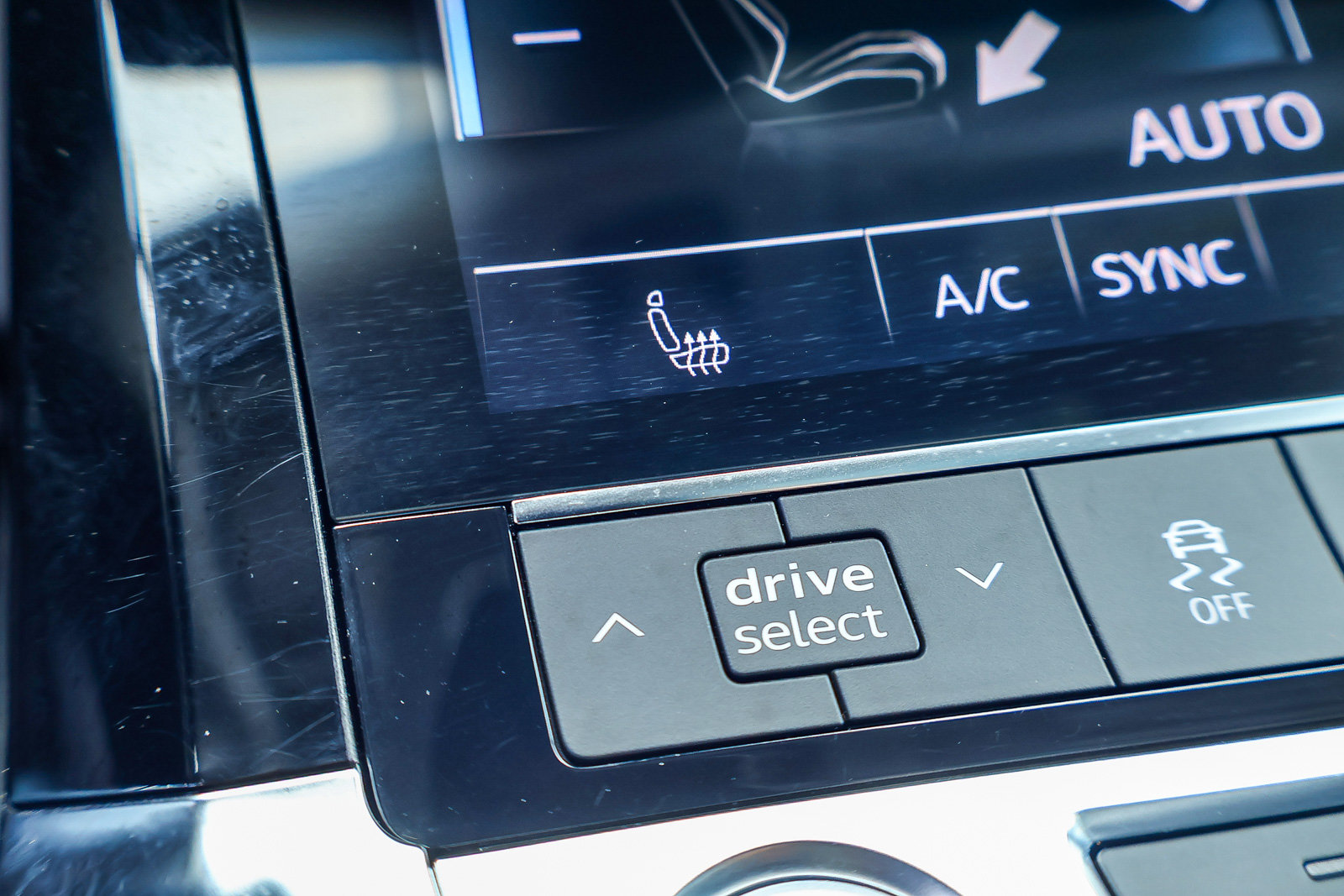 Used 2022 Audi e-tron Premium AWD/4WD image 7