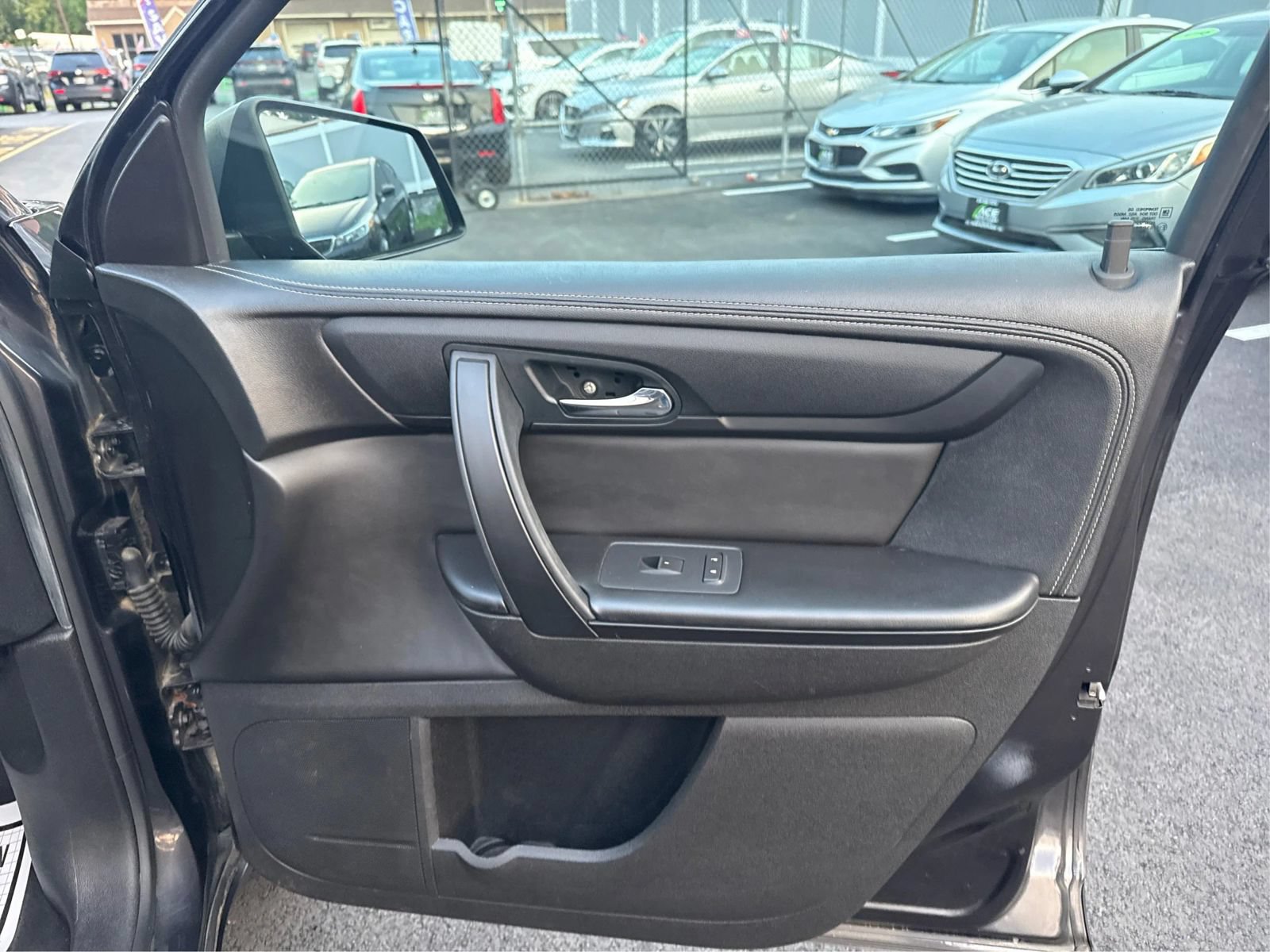 Used 2016 GMC Acadia SLE AWD/4WD image 21