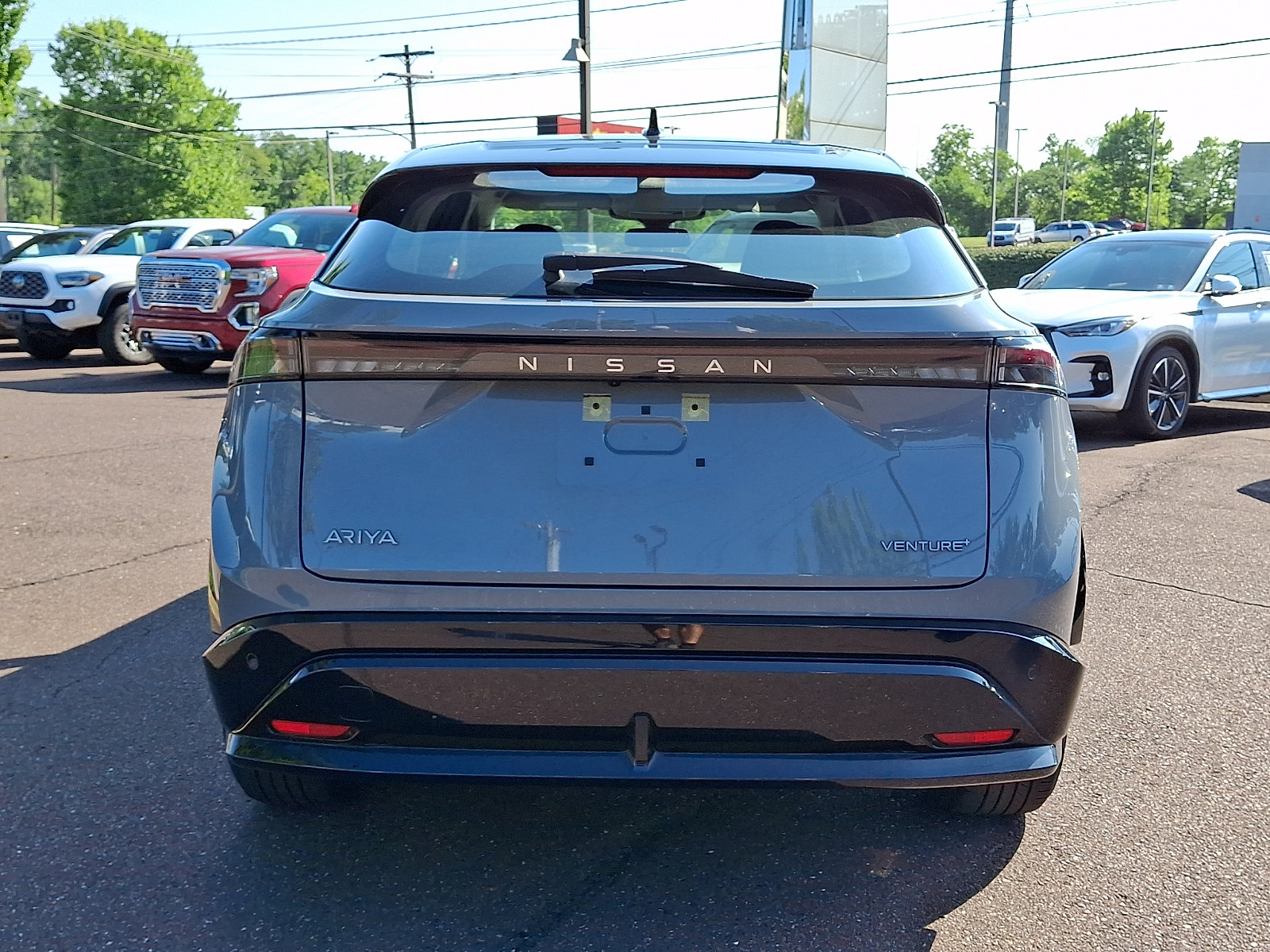Used 2023 Nissan Ariya FWD image 5