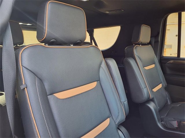 Used 2023 GMC Yukon XL AT4 w/ AT4 Premium Plus Package image 17