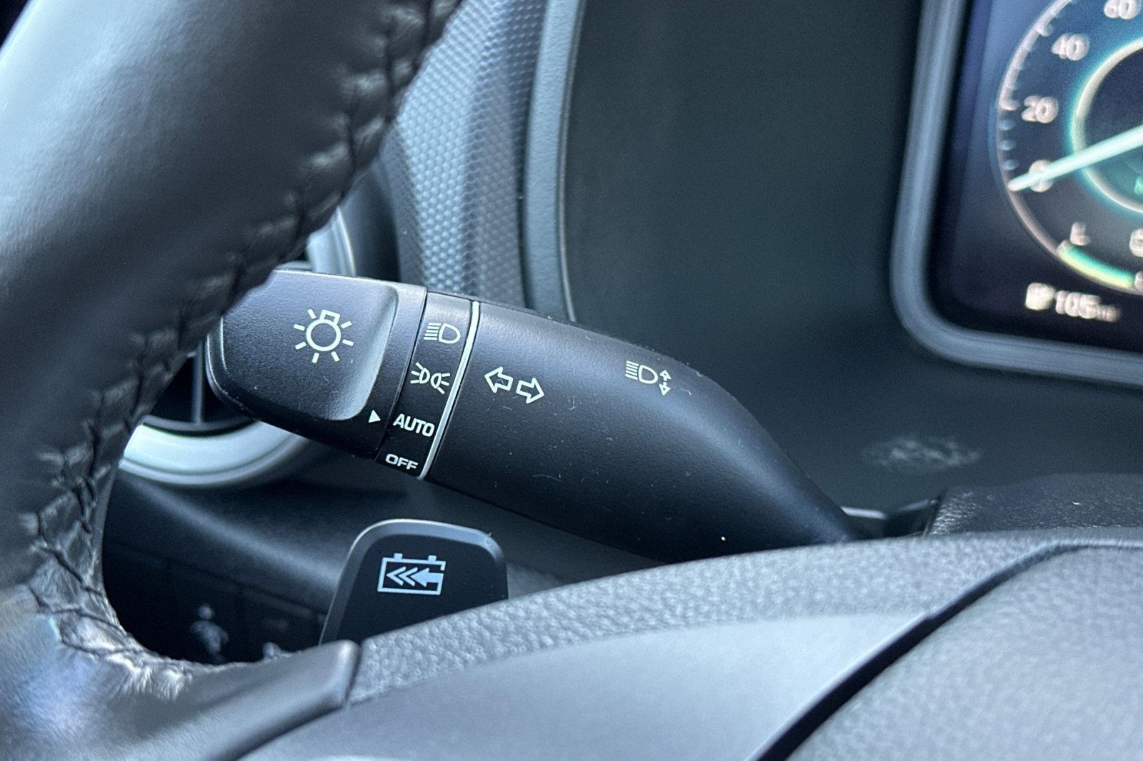 Used 2023 Hyundai Kona Limited w/ Cargo Package image 33