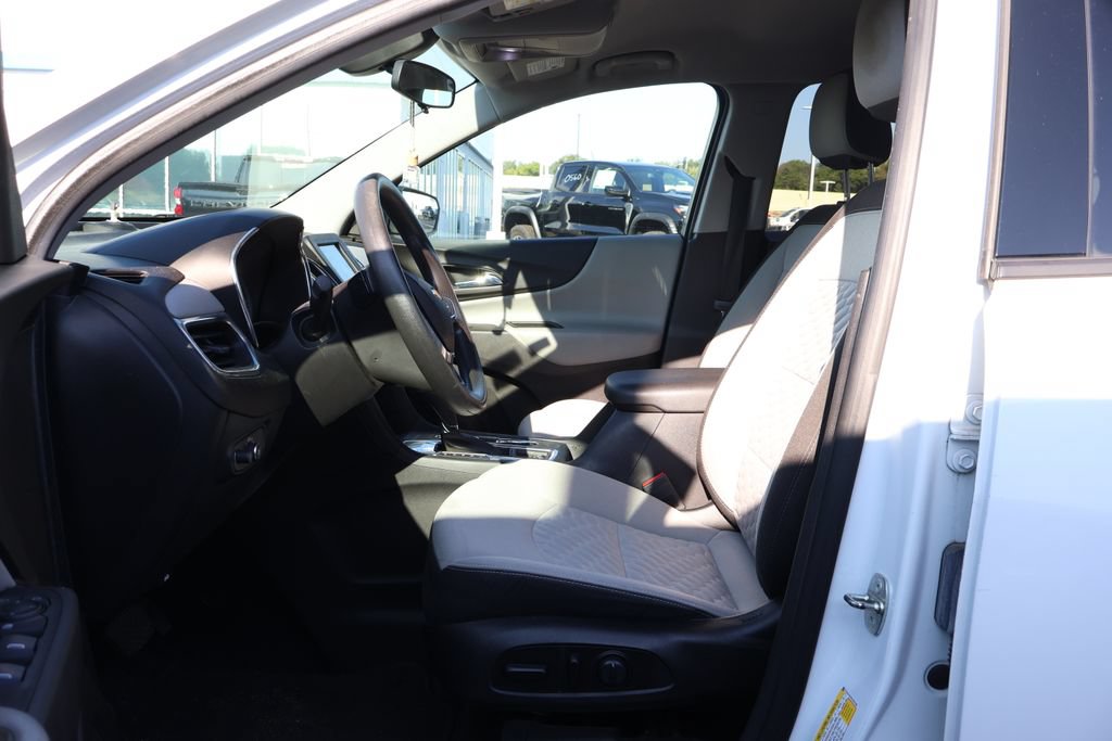 Used 2019 Chevrolet Equinox LS w/ LS Convenience Package FWD image 9
