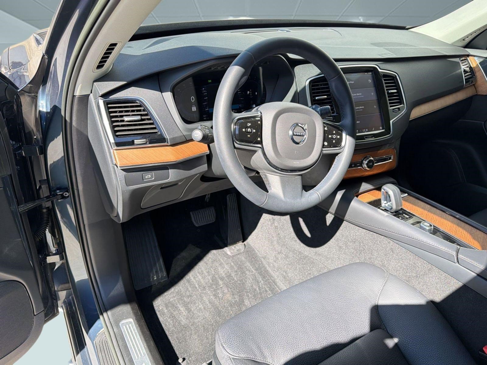 Certified 2023 Volvo XC90 B6 Plus w/ Protection Package Premier AWD/4WD image 4