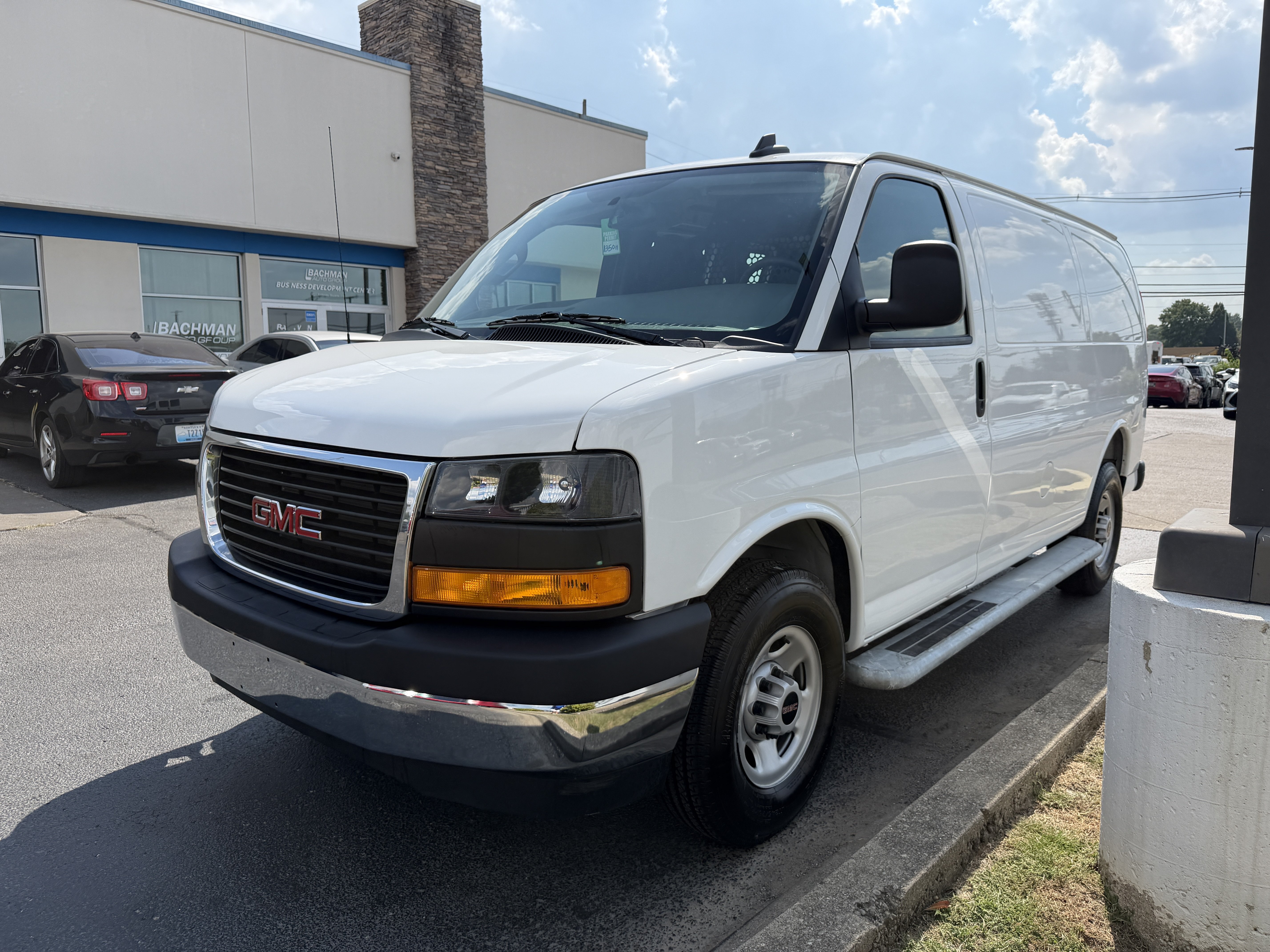 Used 2025 GMC Savana 2500 w/ Driver Convenience Package RWD image 4