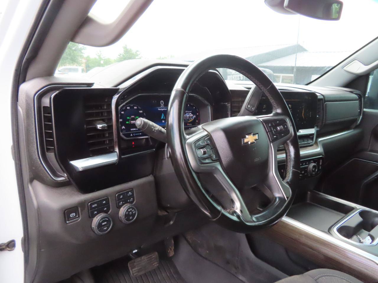 Used 2024 Chevrolet Silverado 2500 LT AWD/4WD image 27
