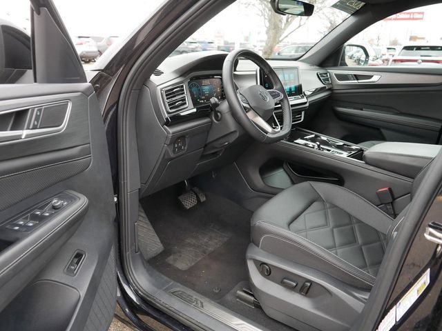 Certified 2025 Volkswagen Atlas Cross Sport SE FWD image 12