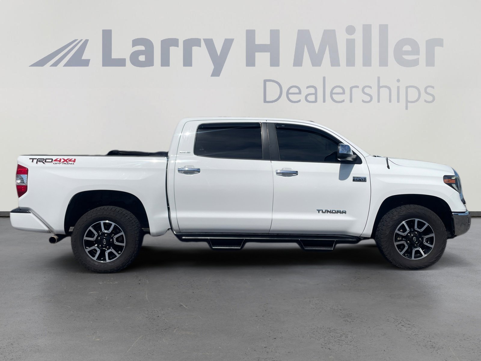 Used 2019 Toyota Tundra Limited w/ Limited Premium Package image 6
