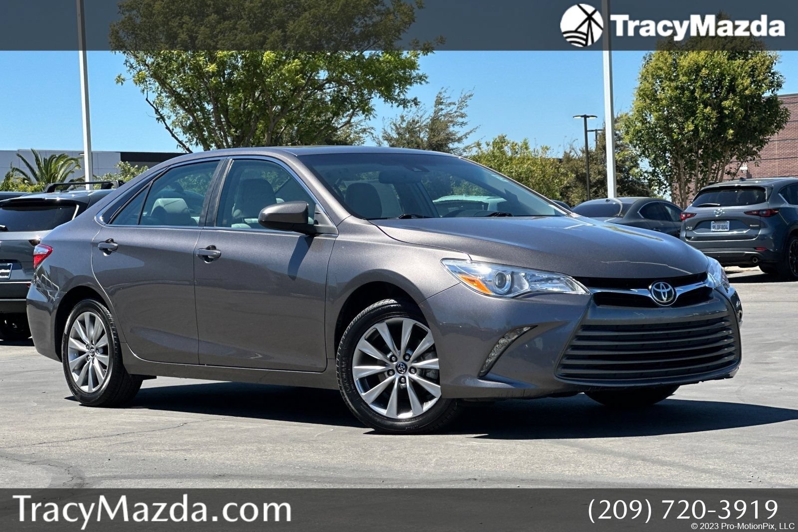 Used 2017 Toyota Camry XLE w/ Moonroof Package FWD image 1