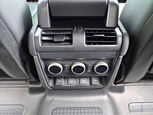 Used 2022 Land Rover Defender 110 X-Dynamic SE AWD/4WD image 18