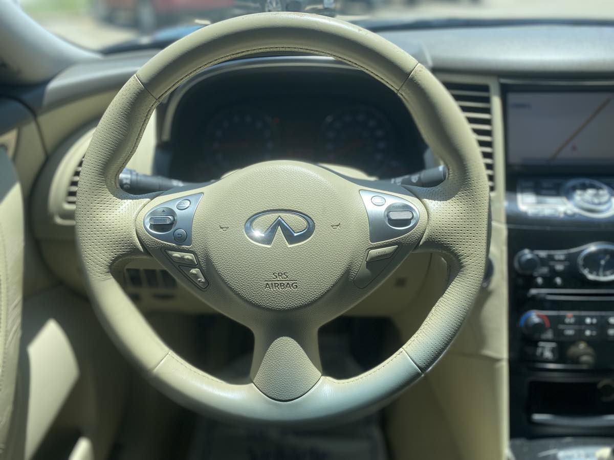 Used 2011 INFINITI FX35 2WD w/ Premium Pkg image 15