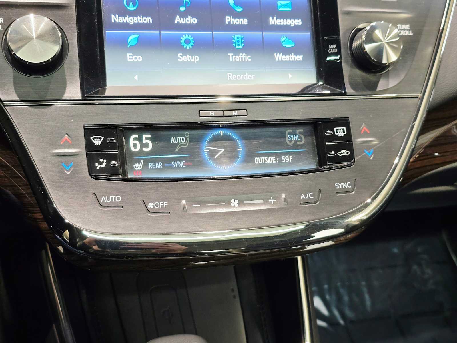 Used 2015 Toyota Avalon Limited FWD image 15