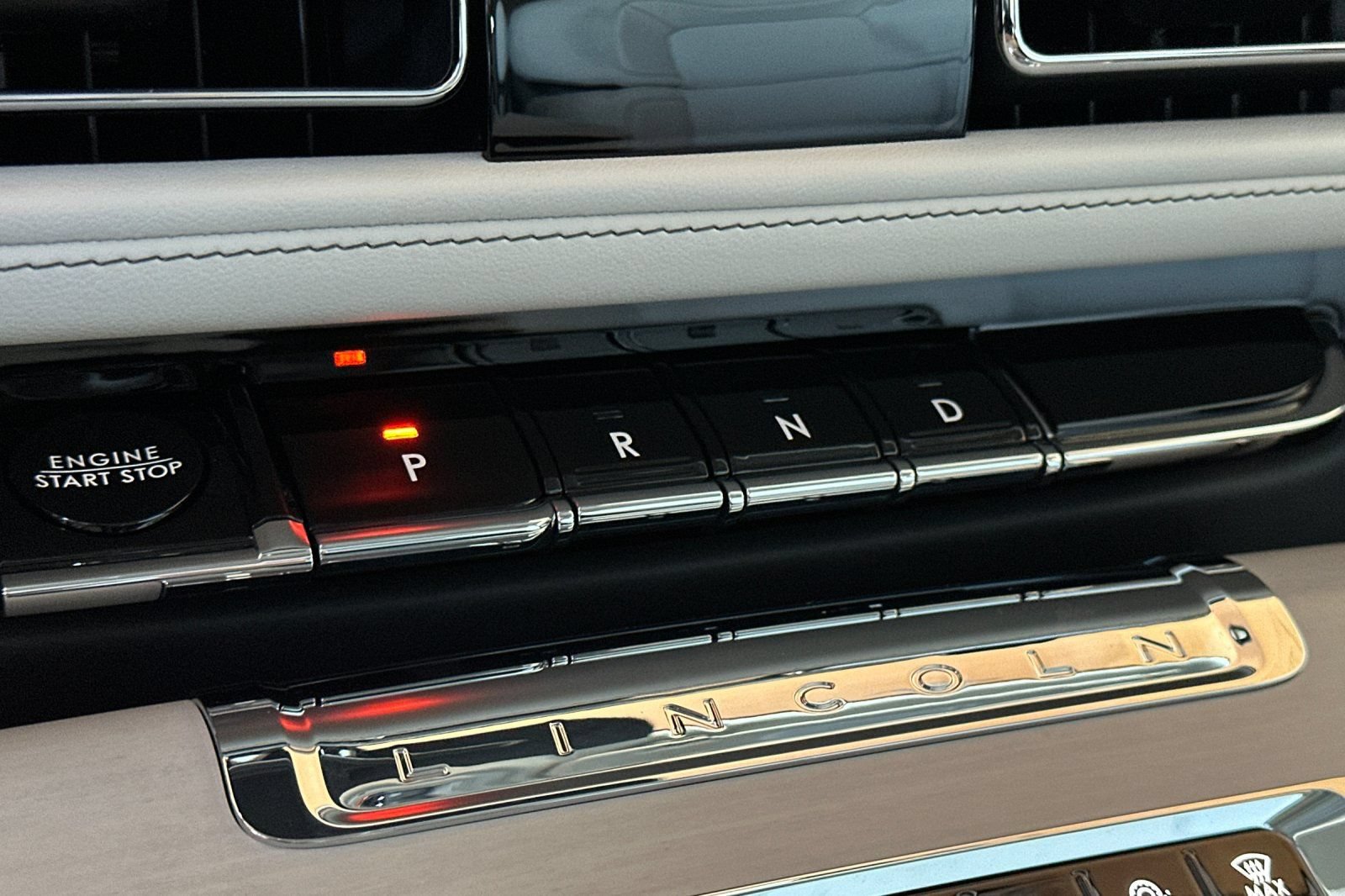 New 2026 Lincoln Aviator Reserve w/ Luxury Package RWD image 22