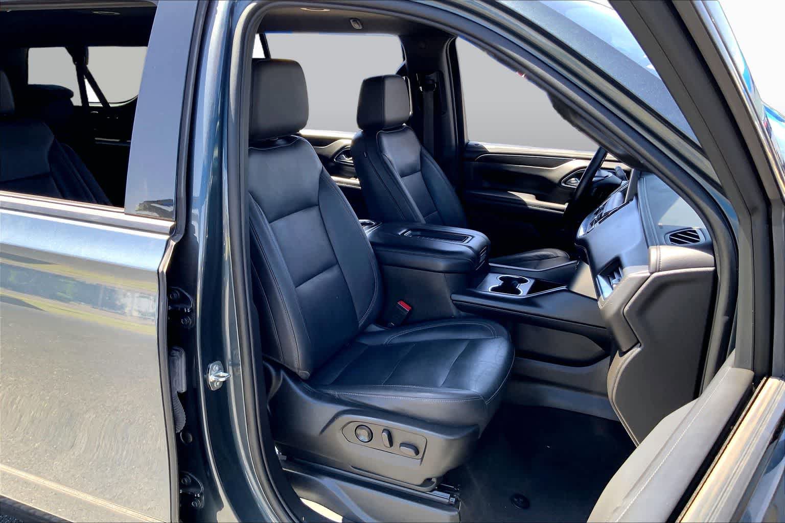 Used 2021 Chevrolet Suburban Z71 w/ Z71 Off-Road Package AWD/4WD image 9