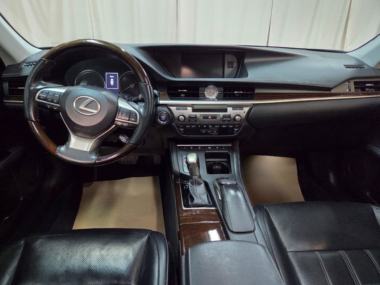 Used 2018 Lexus ES 350 w/ Luxury Package w/Wood Trim FWD image 19
