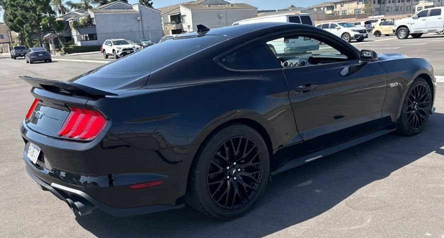Used 2020 Ford Mustang GT Premium w/ GT Performance Package RWD image 5
