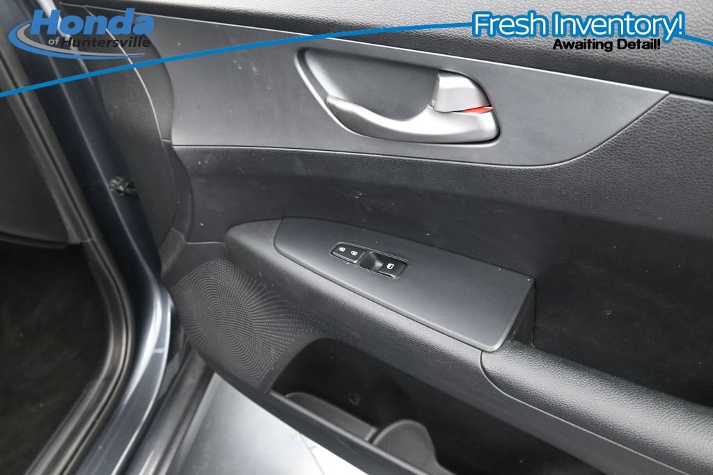Used 2021 Kia Forte LXS FWD image 16