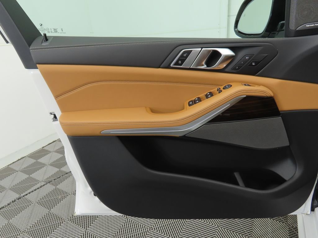 New 2026 BMW X5 xDrive40i w/ M Sport Package image 24