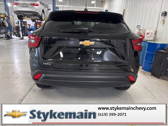Used 2024 Chevrolet Trax LS w/ LS Convenience Package image 10