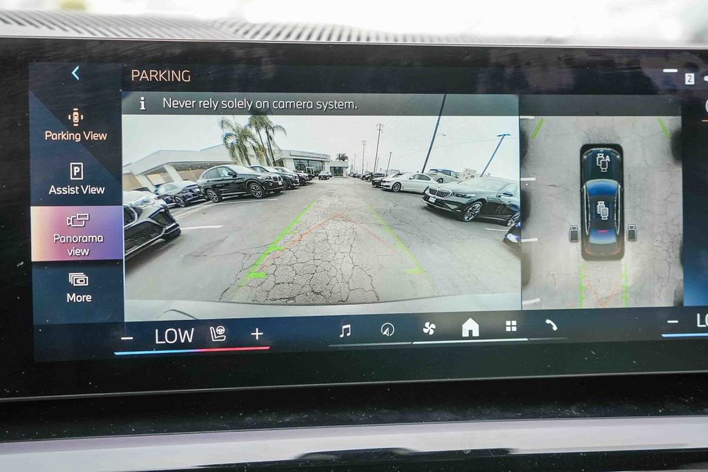 Used 2025 BMW 530i 530i w/ Premium Package image 24