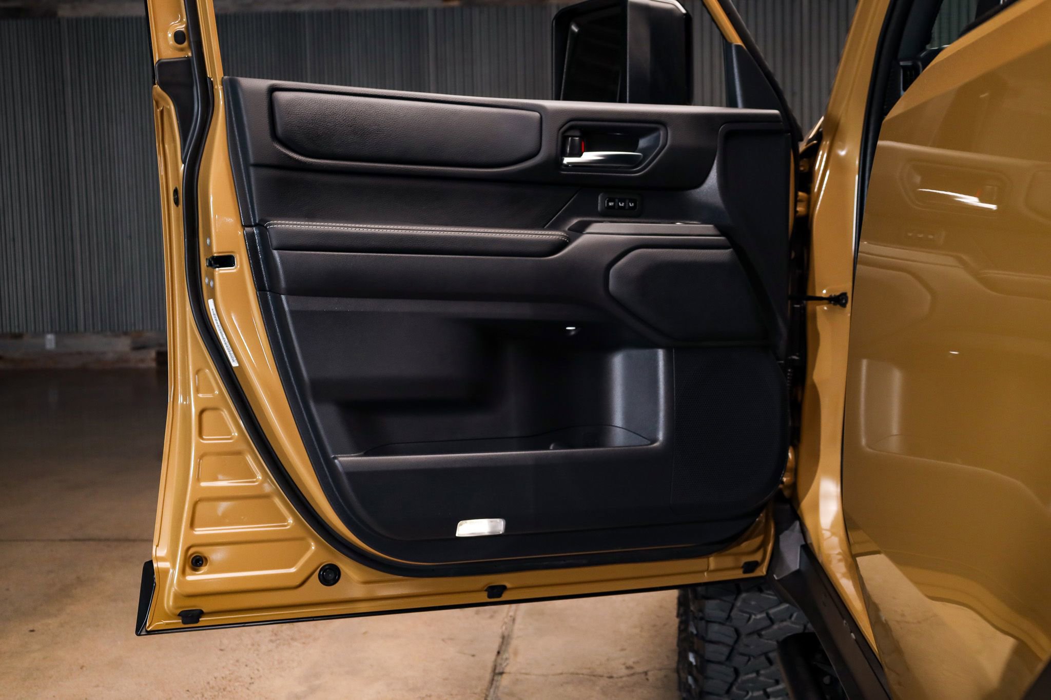 Used 2025 Toyota Land Cruiser image 27