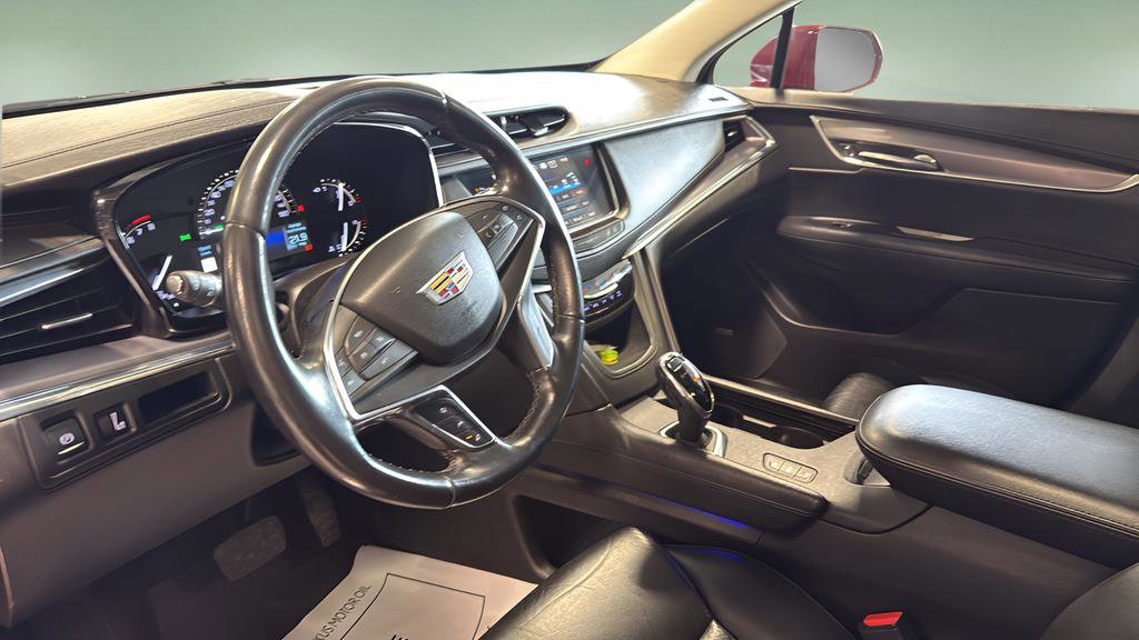 Used 2018 Cadillac XT5 Luxury w/ Driver Awareness Package image 13