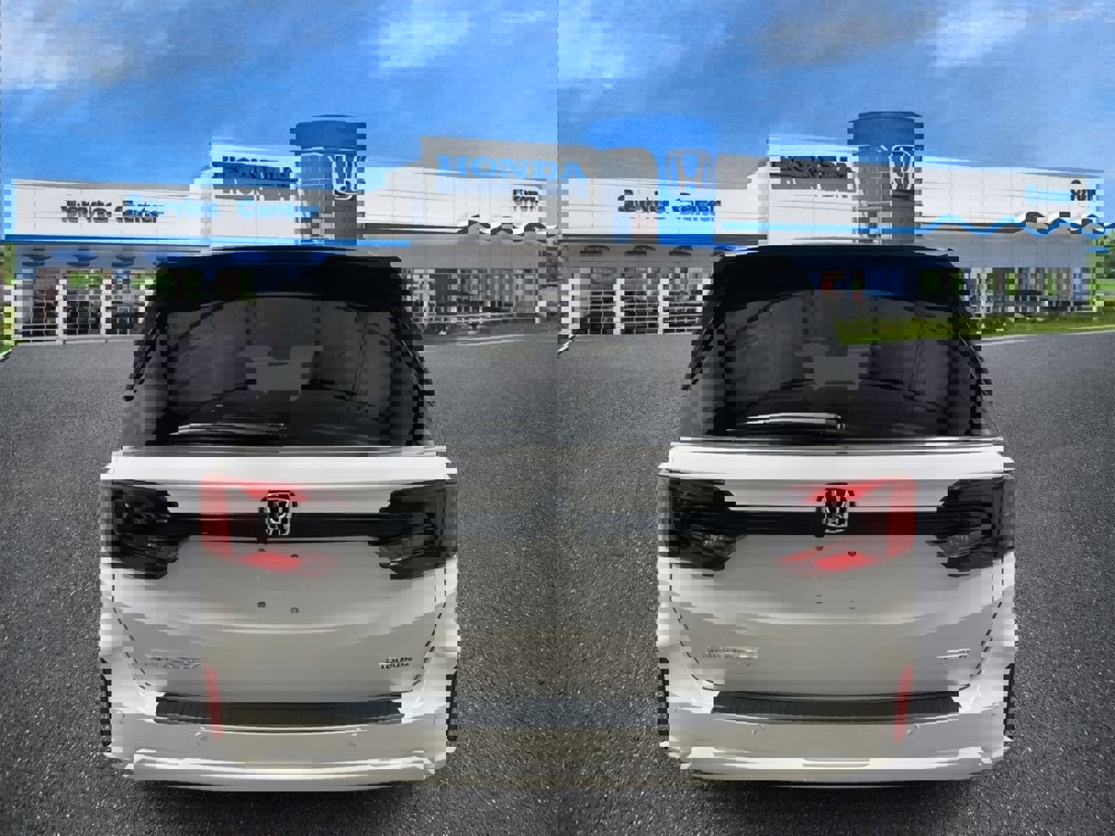 New 2026 Honda Odyssey Touring image 4