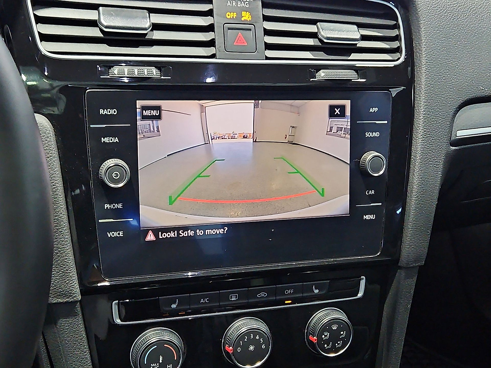 Used 2020 Volkswagen GTI SE FWD image 18