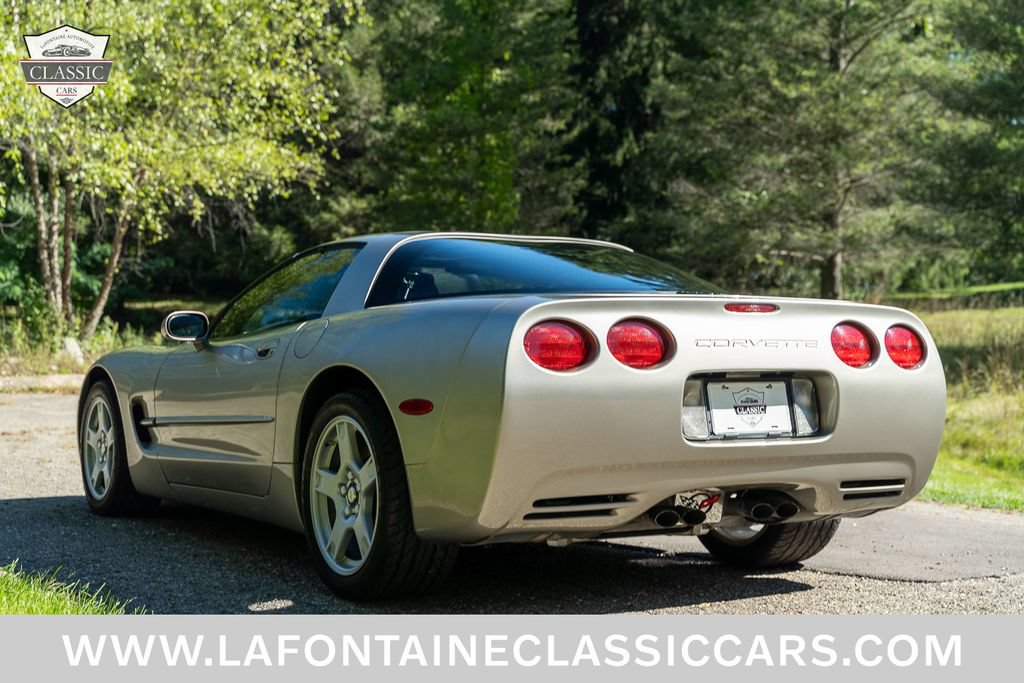 Used 1999 Chevrolet Corvette Coupe RWD image 26