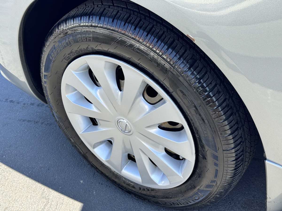 Used 2014 Nissan Versa S Plus FWD image 18