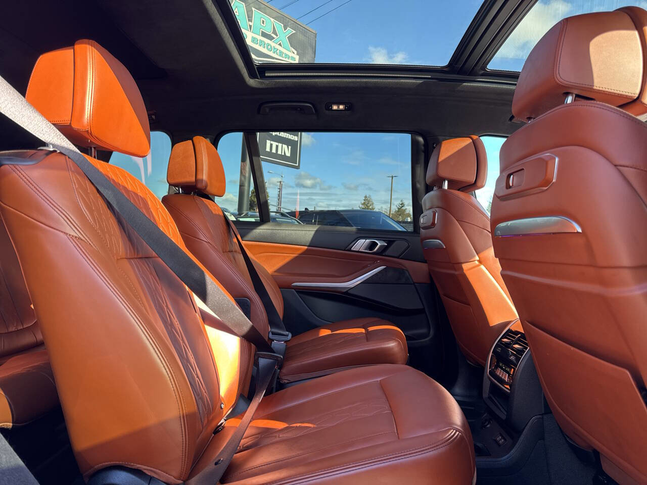 Used 2024 BMW X7 M60i w/ Executive Package image 28