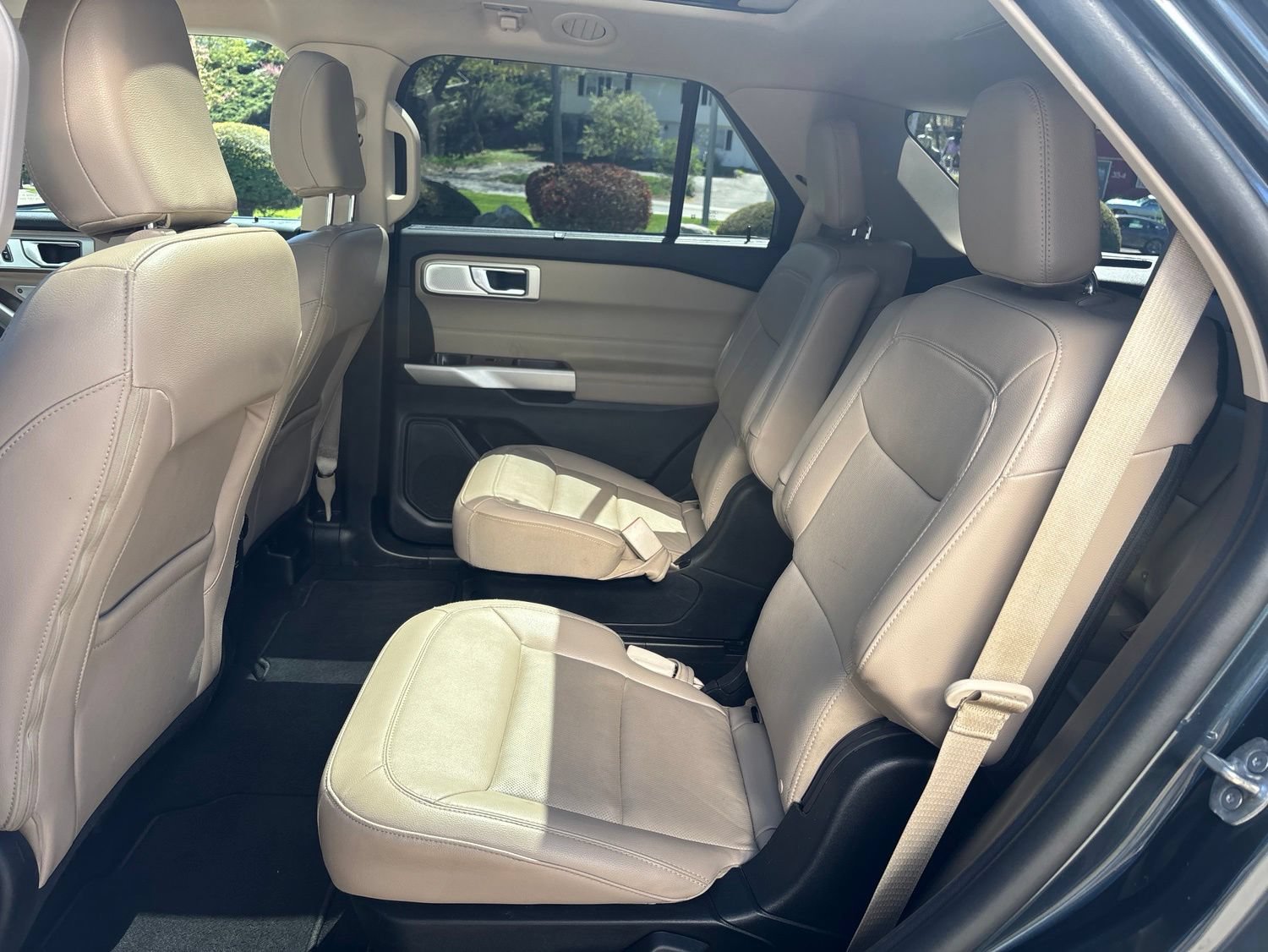 Certified 2023 Ford Explorer Limited w/ Limited Technology Package AWD/4WD image 40