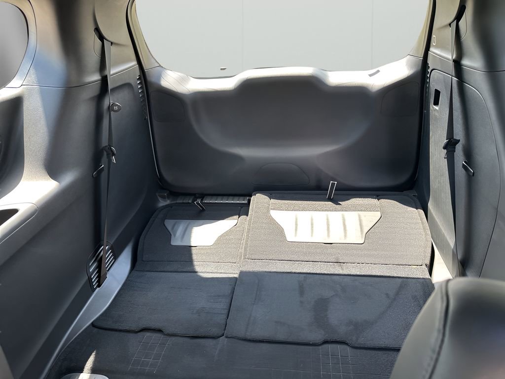 New 2026 Chrysler Voyager LX image 19