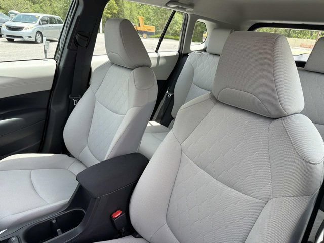 Certified 2025 Toyota Corolla Cross L FWD image 10