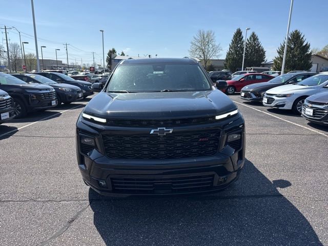 Used 2025 Chevrolet Traverse RS w/ LPO, Floor Liner Package AWD/4WD image 2