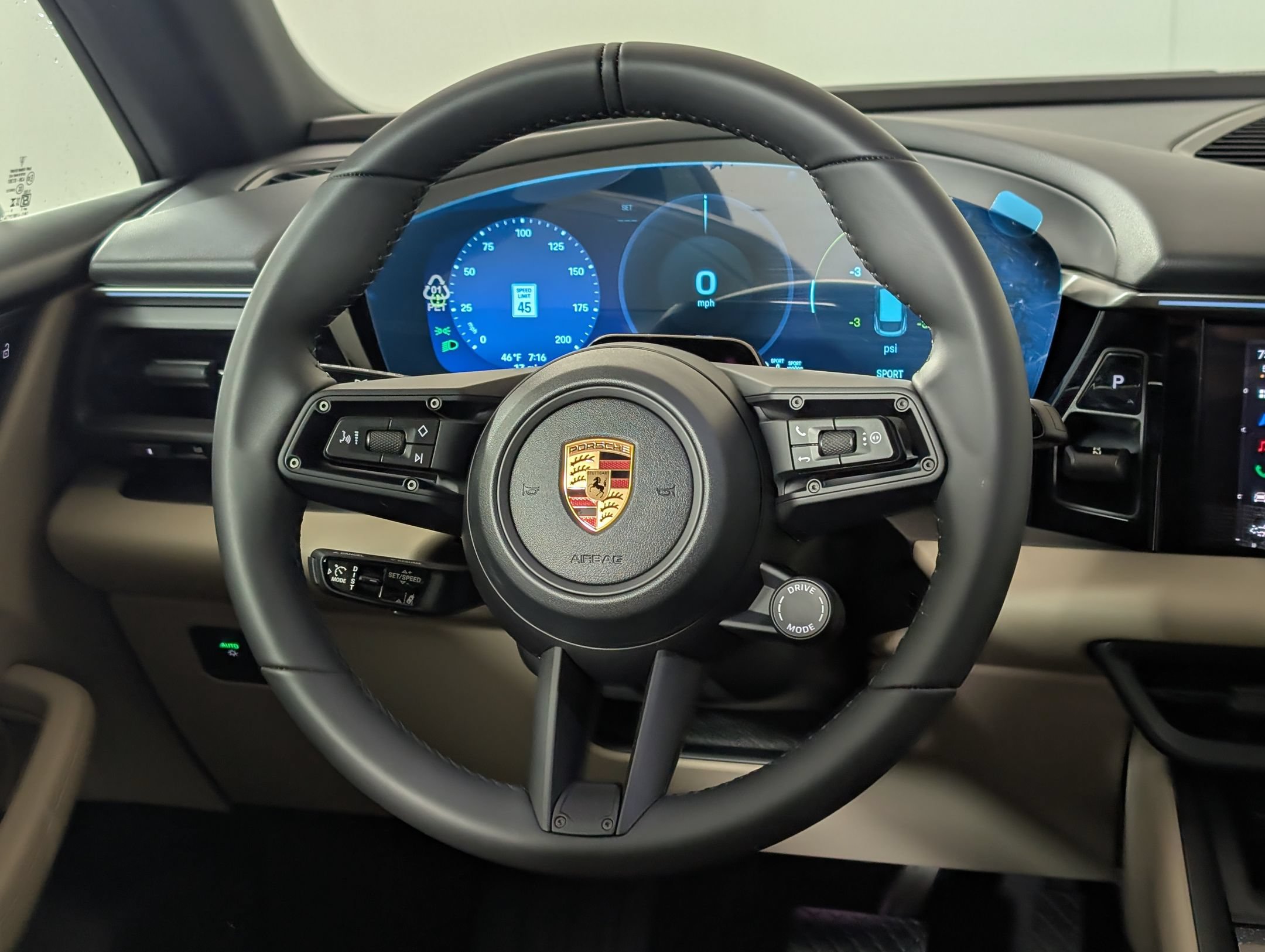 Used 2026 Porsche Macan 4 Electric AWD/4WD image 21