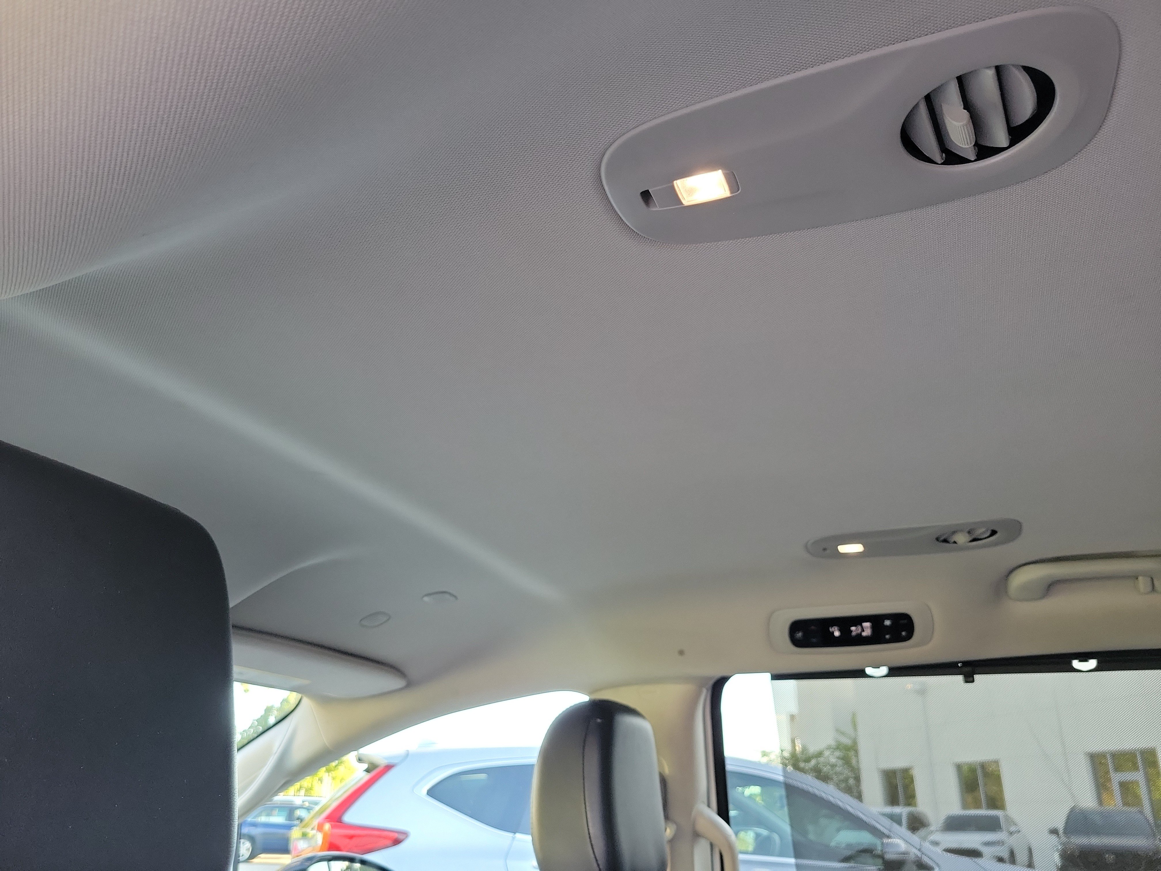 Used 2024 Chrysler Pacifica Touring-L FWD image 21