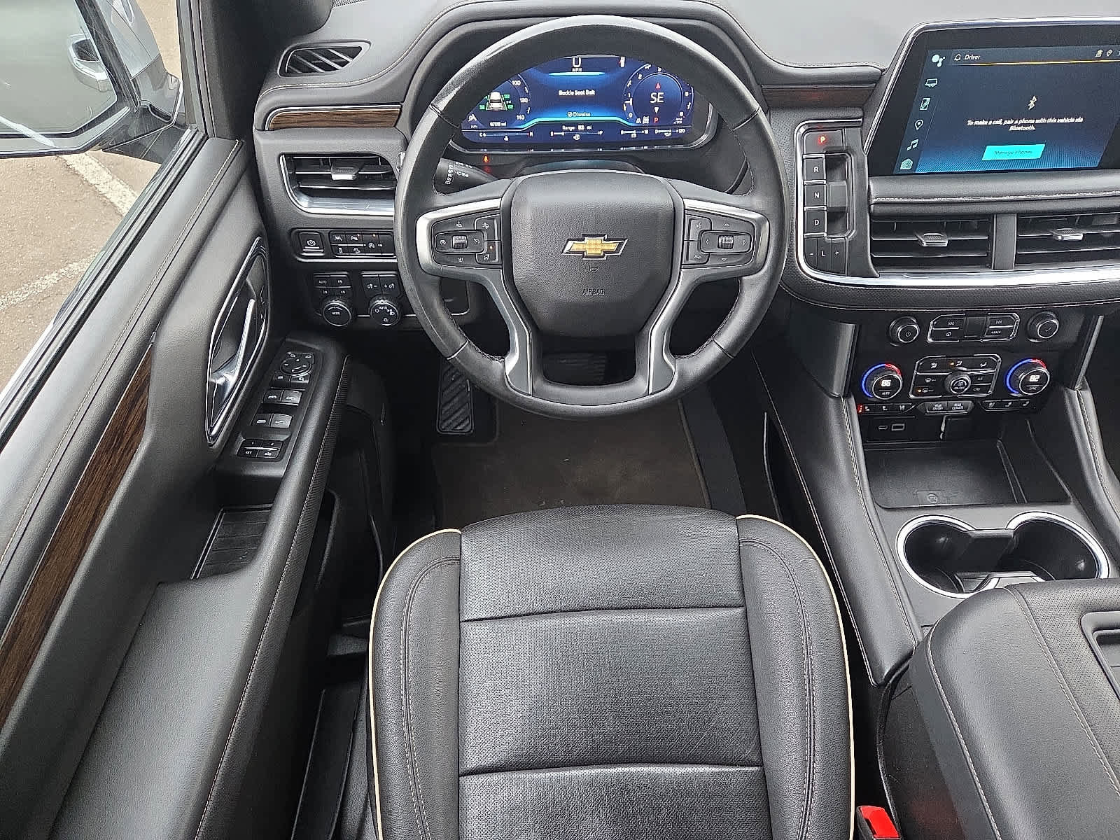 Used 2023 Chevrolet Suburban Premier image 13