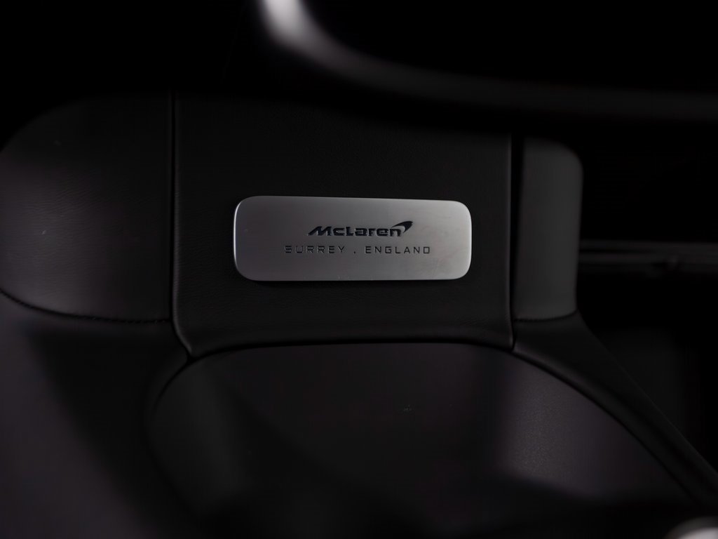 Used 2023 McLaren Artura image 18