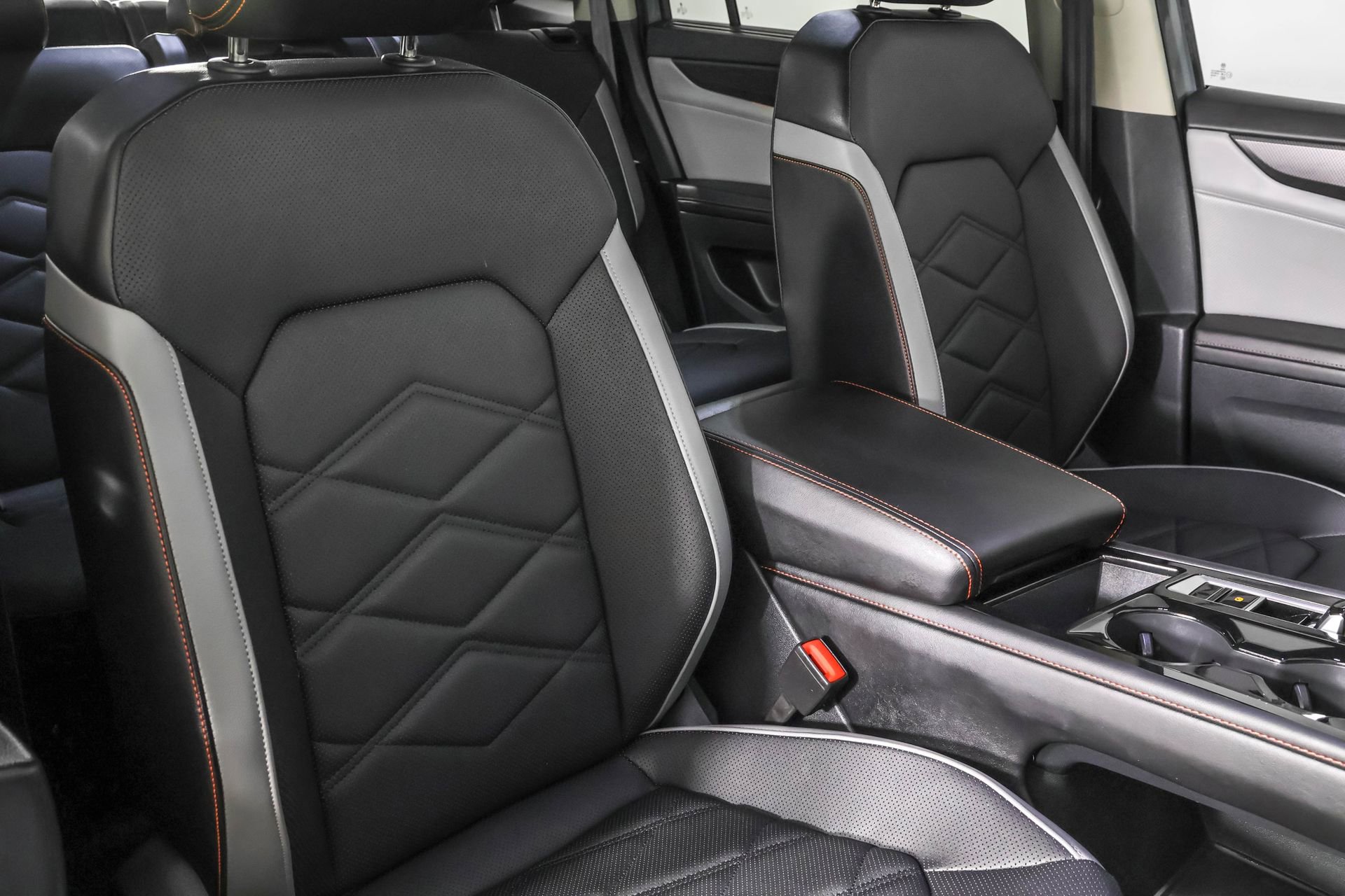 Used 2024 Volkswagen Atlas Peak Edition SE image 49