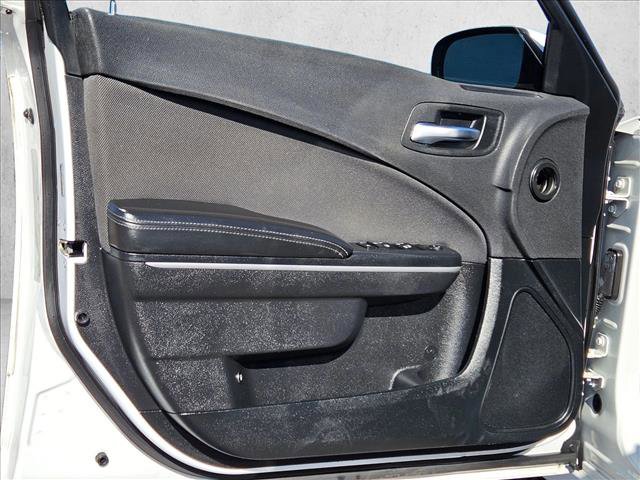 Used 2018 Dodge Charger SXT RWD image 10