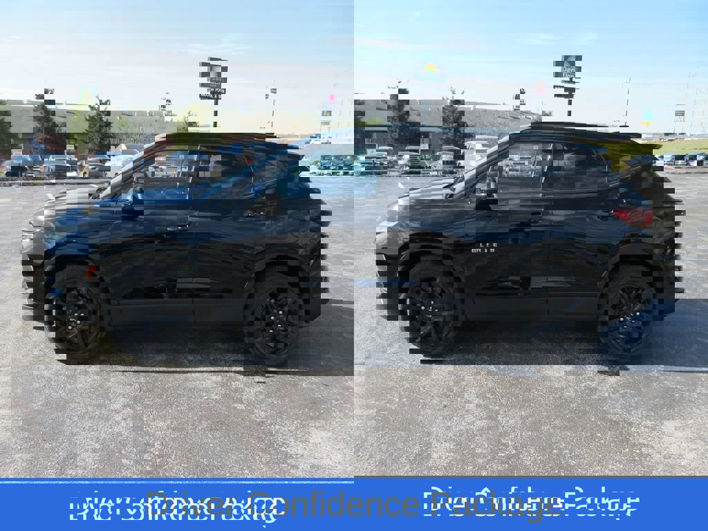 Used 2024 Chevrolet Blazer LT w/ Convenience Package image 2