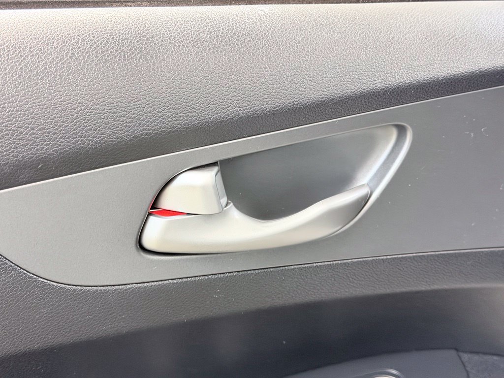 Used 2019 Kia Forte LXS FWD image 9