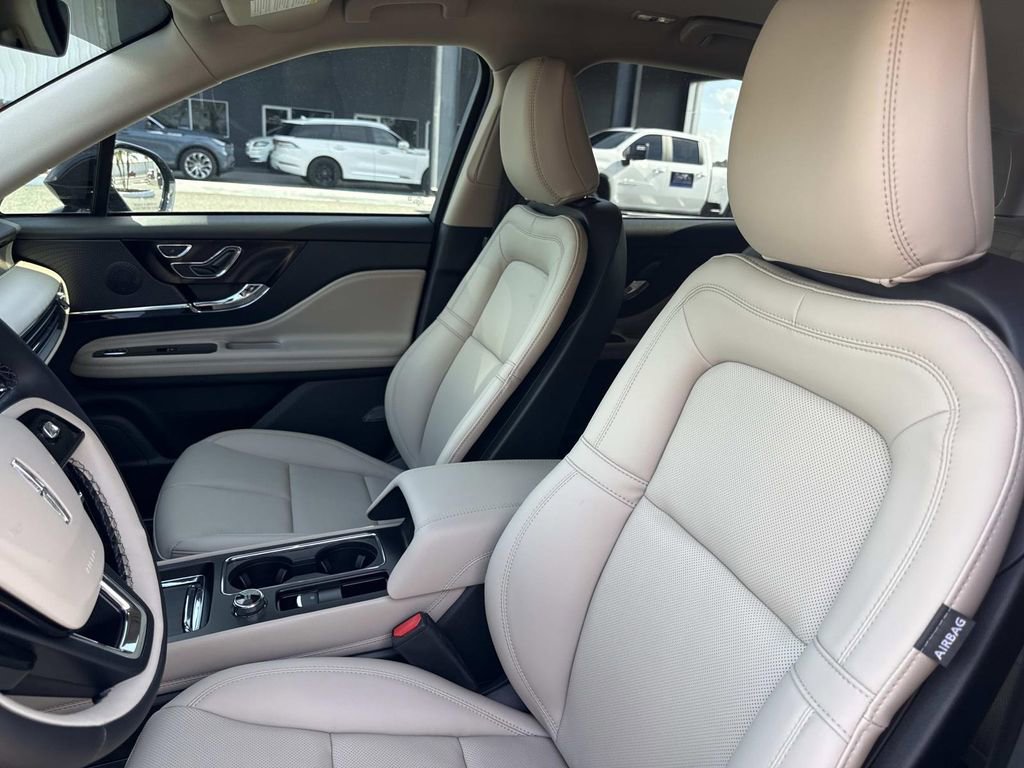 New 2026 Lincoln Corsair Premiere image 21