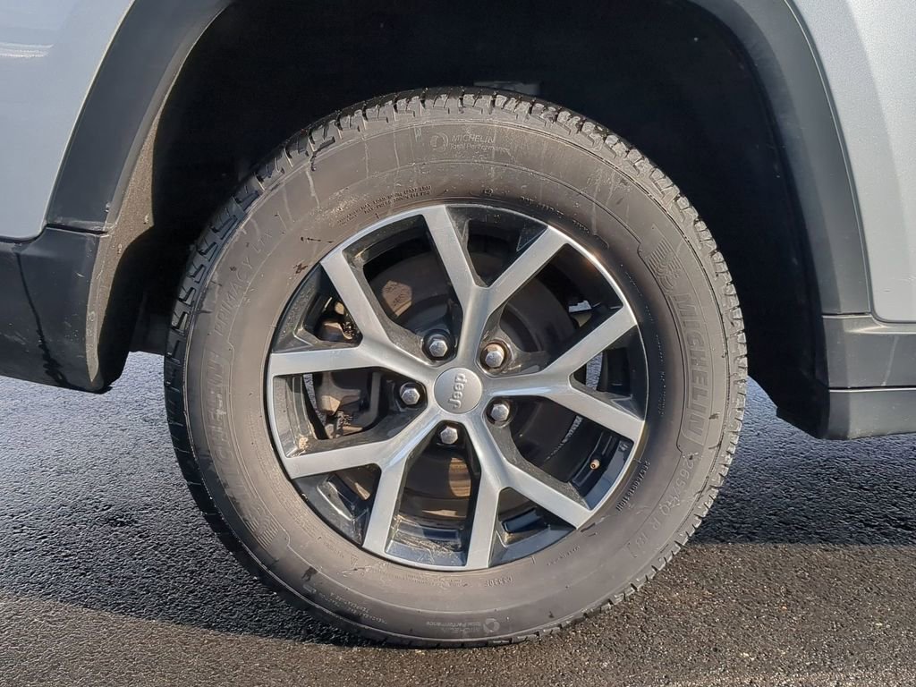 Used 2024 Jeep Grand Cherokee L Limited w/ Luxury Tech Group II image 14