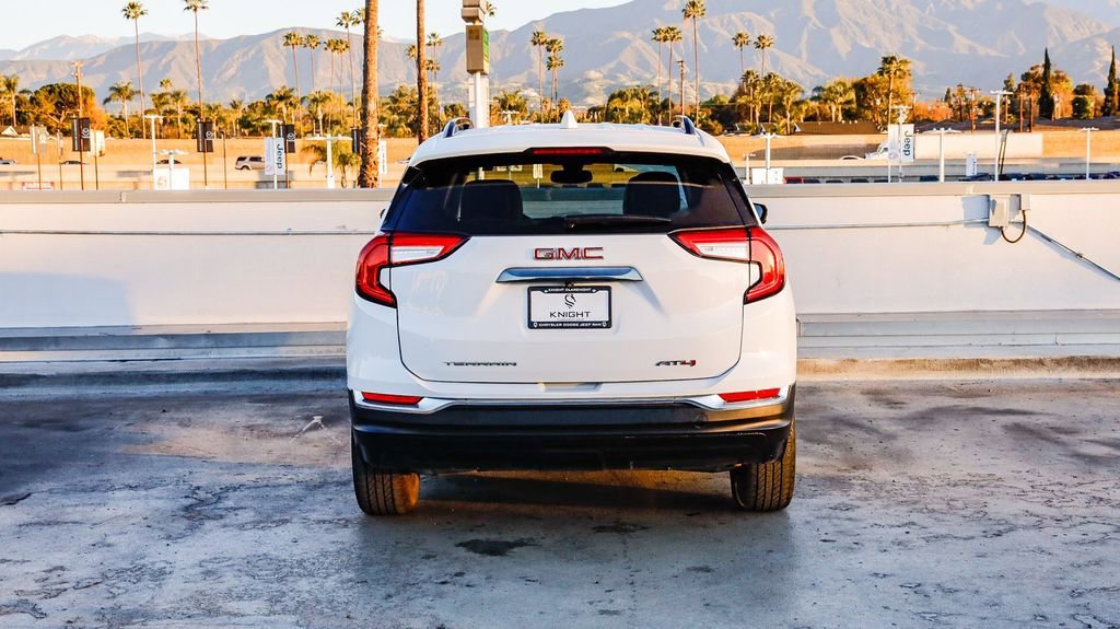 Used 2023 GMC Terrain AT4 image 8