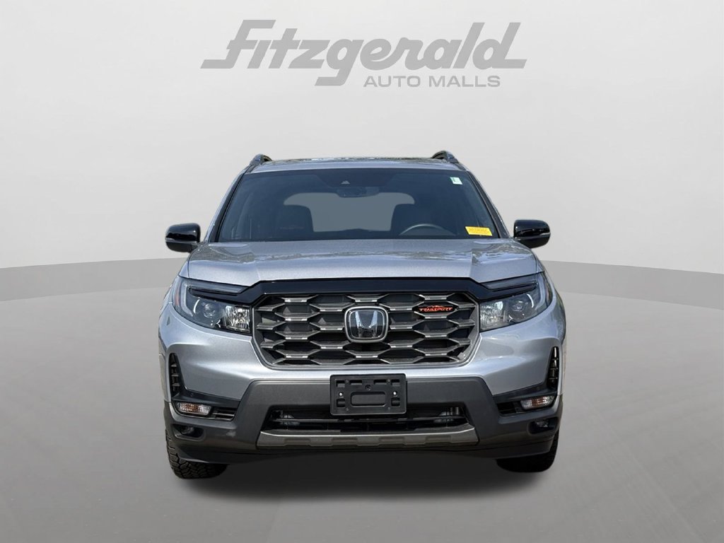 Used 2025 Honda Passport TrailSport image 3